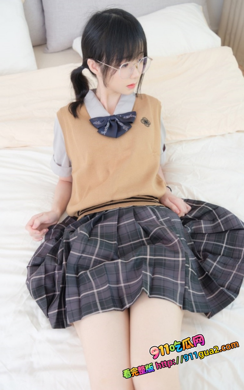 糖心网黄女神okirakuhuhu清纯女高穿上情趣内衣后的反差乱伦萝莉中出后入 13