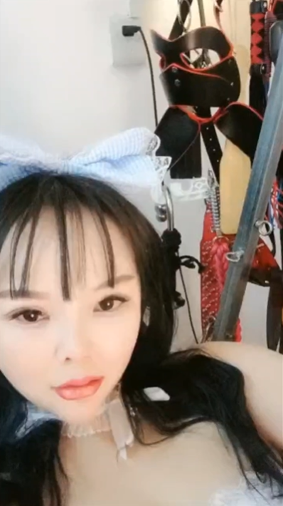 Áp phích cho 国产重口猎奇，熟女母狗被拳交屁眼