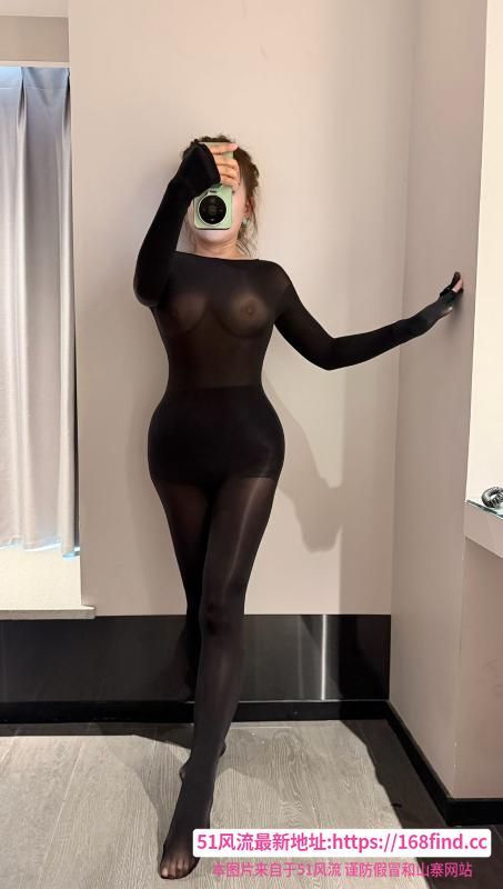 黑丝美女波波