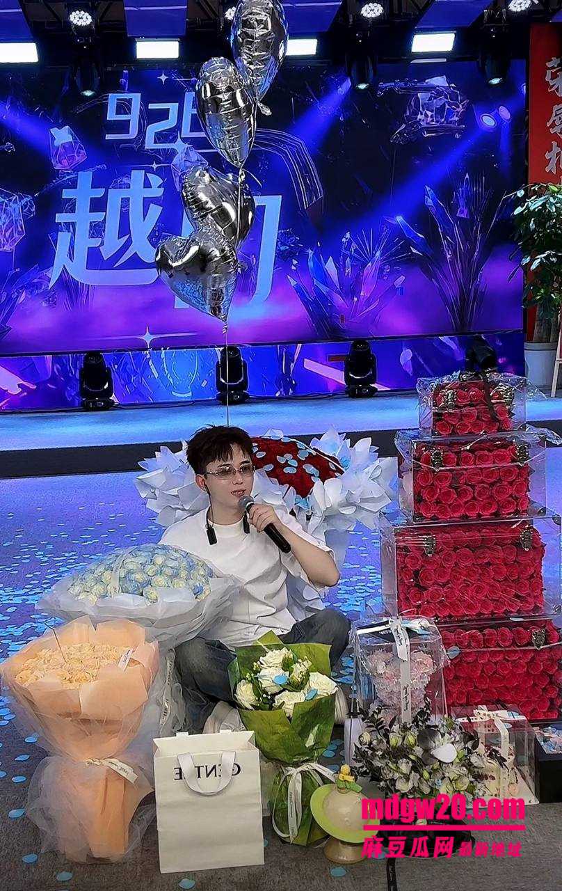 快手网红 吴迪团队 爆出情感大瓜 爱徒怒揭假CP剧本 队内互撕放料 约啪私拍引爆网红圈