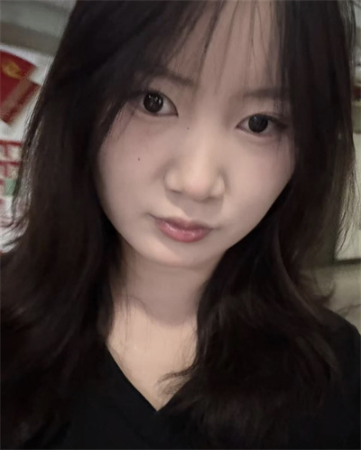 大学刚毕业表面看着清纯实则骚货一个需要的联系