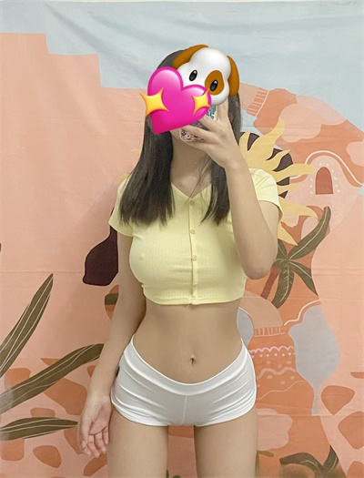 有喜欢舔奶的男生可以看看我 ，我的大雷可以让你一次舔个够～