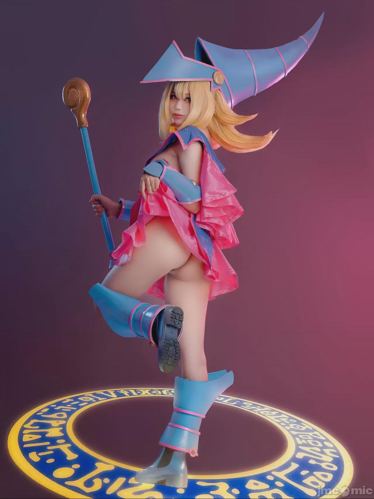 ZinieQ - Dark Magician Girl (Yu Gi Oh) 第1话, страница 4