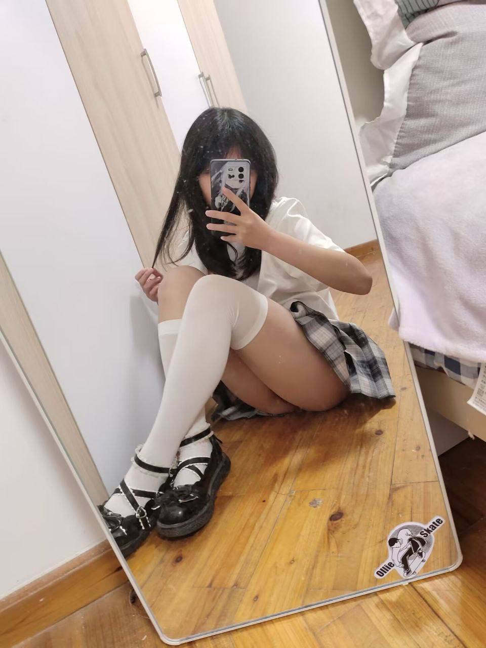 网调刚刚毕业高考结束的小萝莉