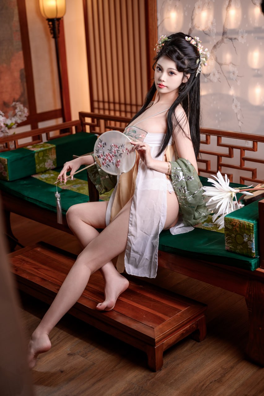 Áp phích cho 蜜汁猫裘 - 粉黛