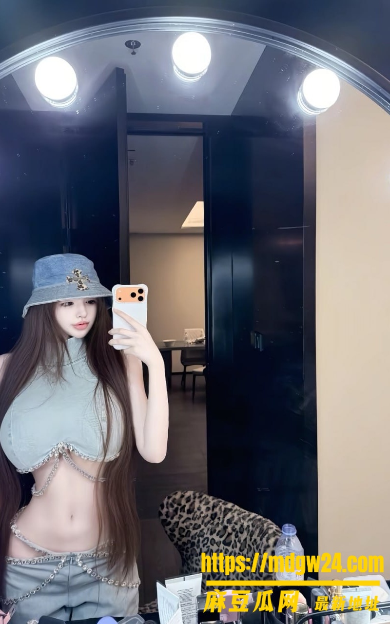 抖音20万粉女网红 小优蕊Uri6