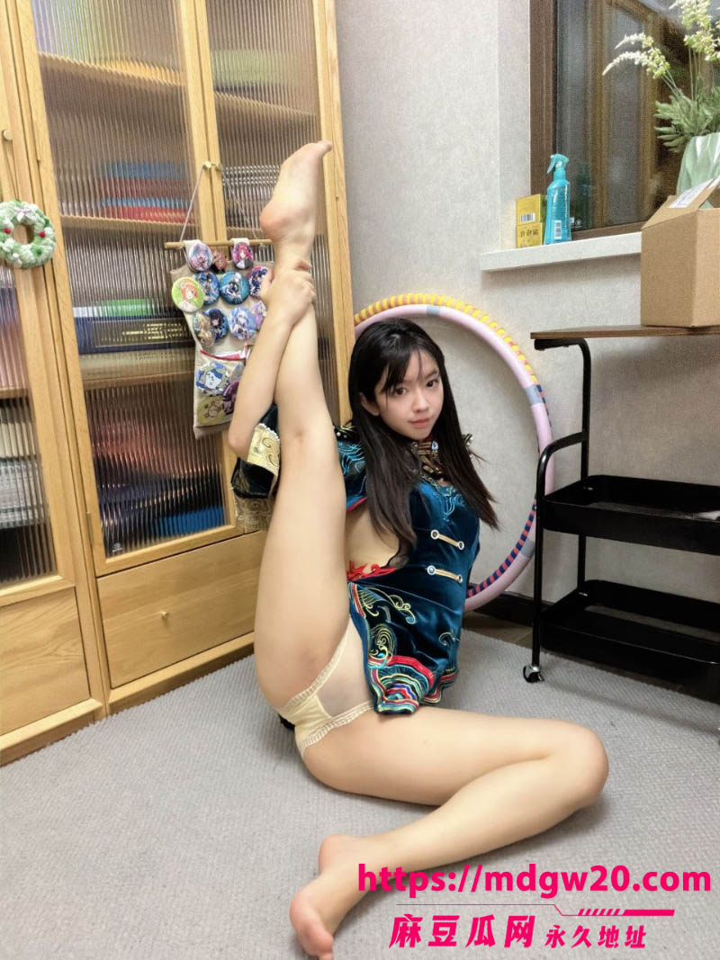 B站65万粉高颜值up主缘樱澪三点粉嫩 多套情趣装露点裸舞福利合集引爆