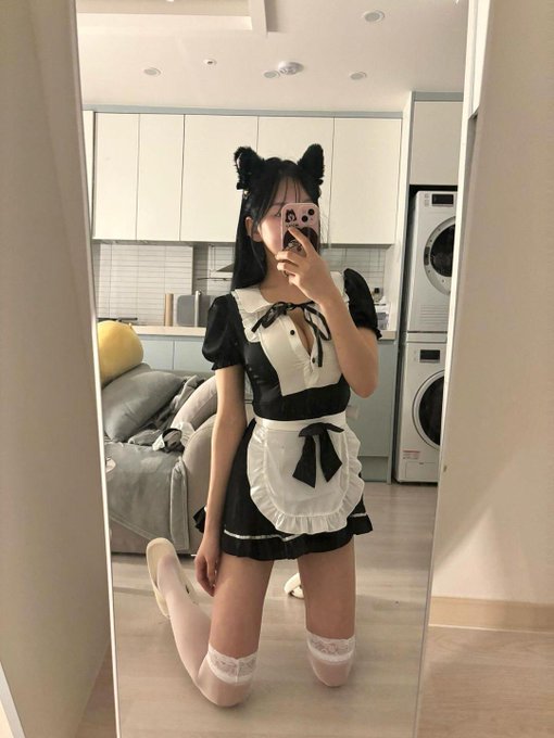 学校里的高冷女神一回到家就变成了痴情小狗了🤭