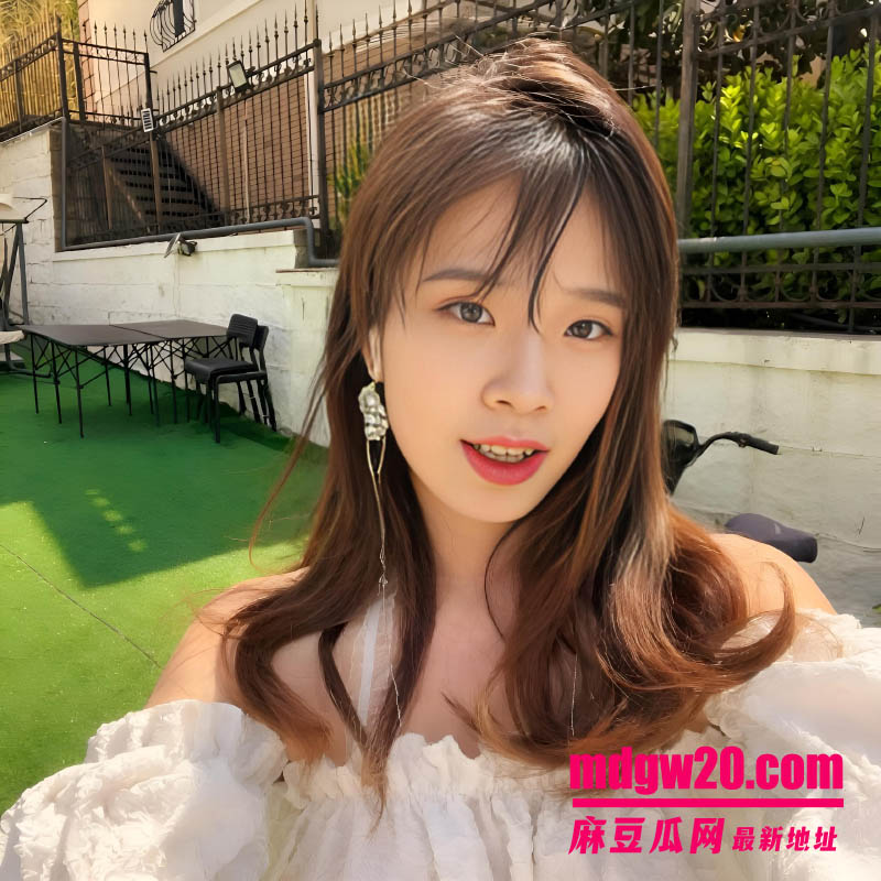 陕西汉中反差母狗露脸自拍视频合集 邻家小妹和隔壁小哥在家啪啪 被高清摄像机实录