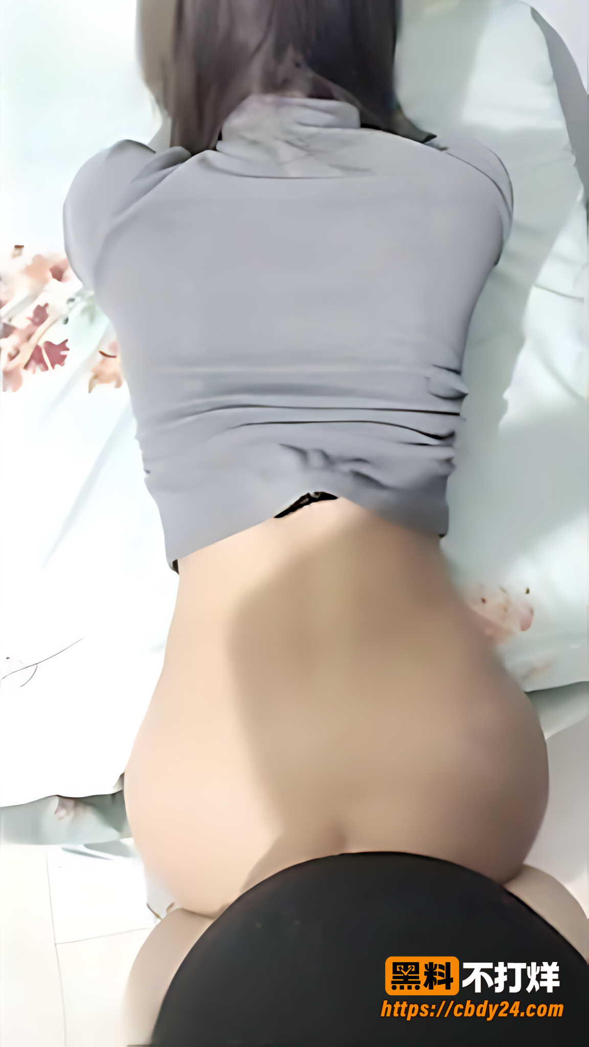 海角大神私拍后妈俯卧翻转细节7