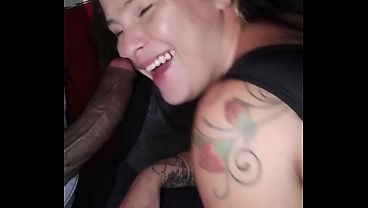 Ruiva casada chupa e da a buceta pra desconhecidos na cadeira erotica da balada 的封面