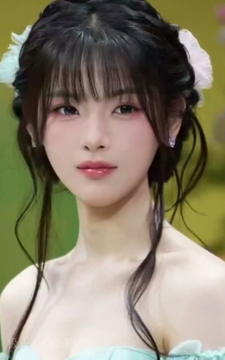 AI成人短剧 爱上大叔的我 第1集 清纯网红沉溺中年大叔魅力导致关系失控