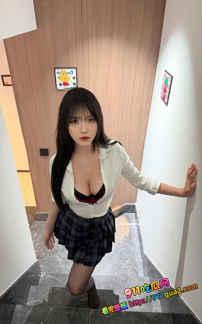 公司聚餐酒后带走新来的女同事，外表看着矜持，床上竟然这么淫荡，把小骚货按倒床上后入小翘臀 11