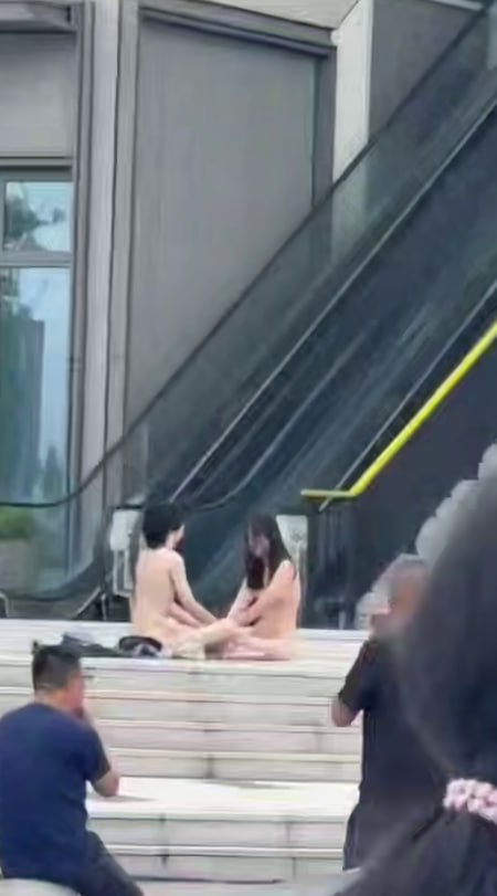 浙江宁波街头男女裸体2