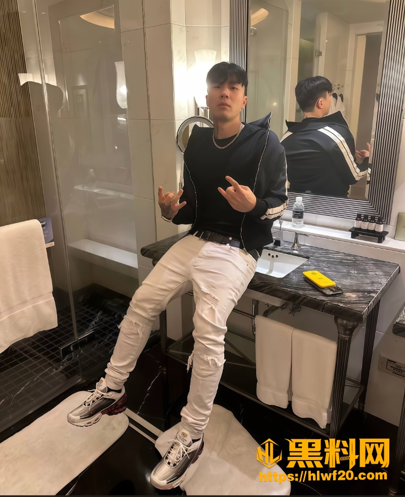 SASIOVERLXRD与霓霓性爱视频流出 2