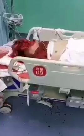 Плакат для 脑子多半不清醒，还在晃来晃去