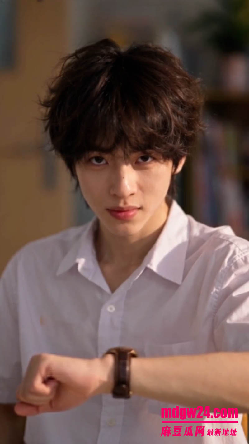 AI成人短剧 时停手表第12集 男主主角意外得到一枚可以让时间静止的手表