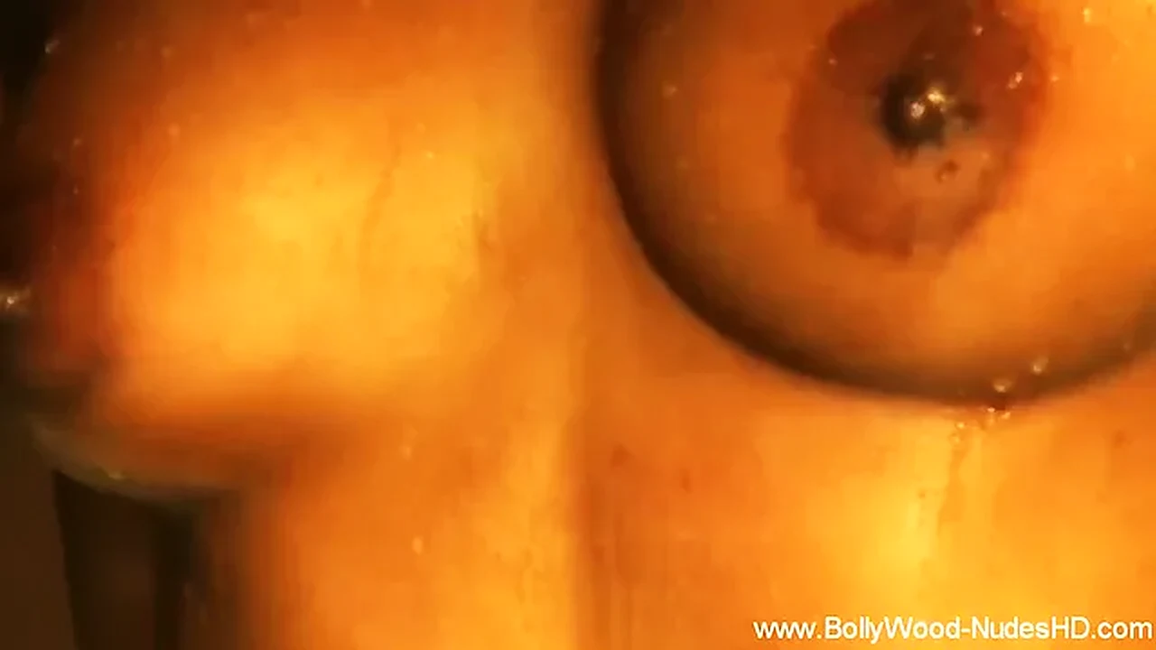 โปสเตอร์สำหรับ Indian dancer gives sensual head in Bharat Natyam inspired scene