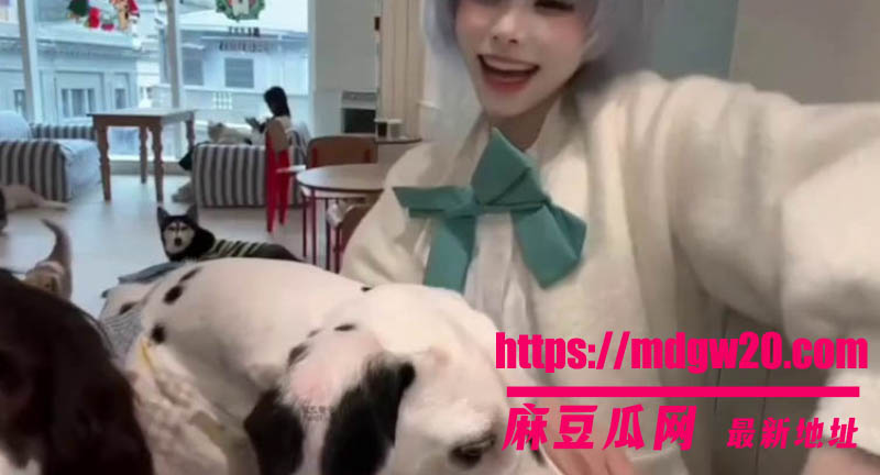 推特电子漂亮女友 少女洛 金主定制福利 酒店后入猛猛打桩白虎蜜穴