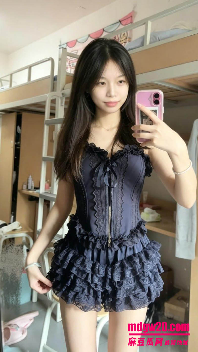广东惠州反差女大张旭薇 露脸性爱自拍合集 性感翘臀美腿被多姿势玩弄猛操