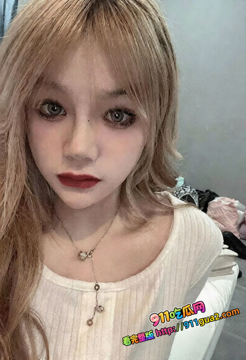 上海超美精神小妹情侣淫片流出堪比顶级女优自带媚骚淫劲全程露脸口交撅着大腚被后入爆操 2