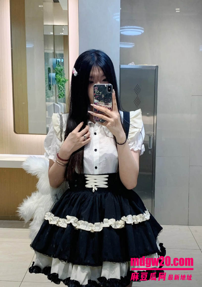 河北师范大学张晚婉不雅视频流出 白丝嫩妹化身小蛋糕 白虎嫩穴后入冲刺到腿抖