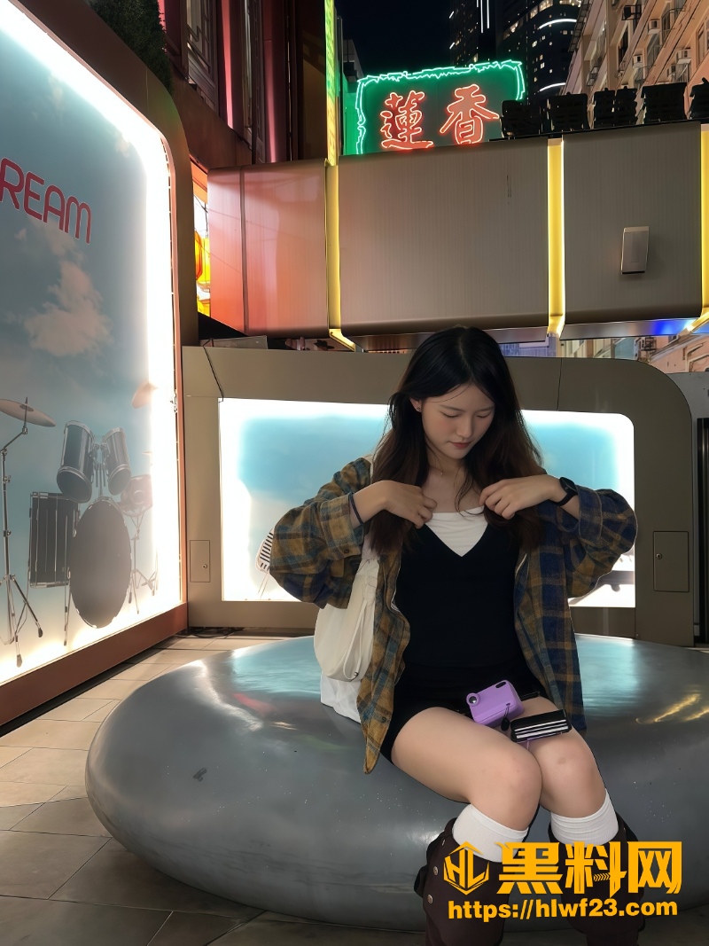 广州清纯大学生不雅视频曝光1