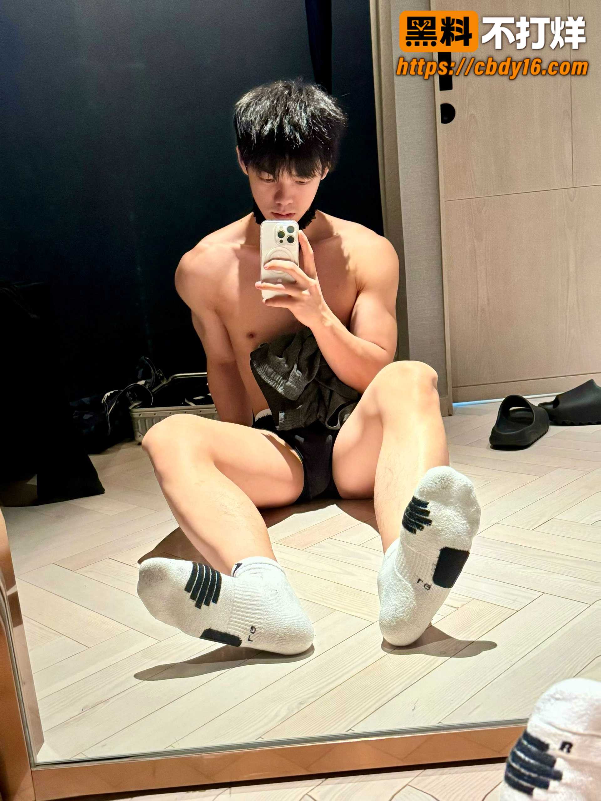 抖音博主阿奇仔打飞机壁纸30