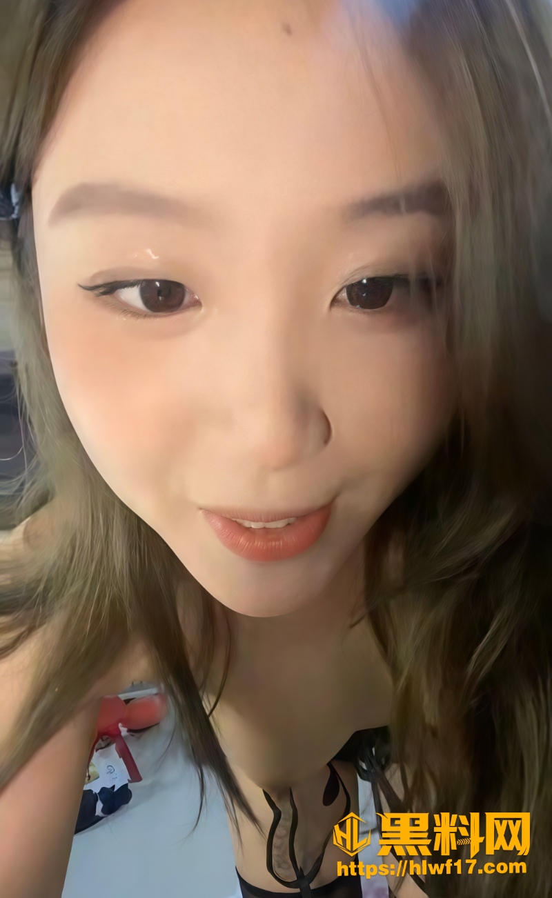 诗诗热舞扣穴白浆直流1