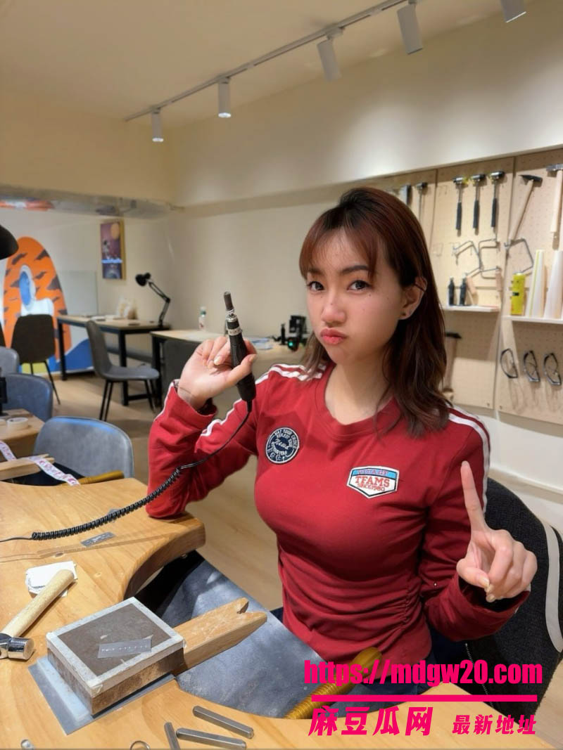 深圳极品名媛徐慧敏不雅视频流出 反差御姐酒店侍奉金主 深喉口交后入蜜桃臀
