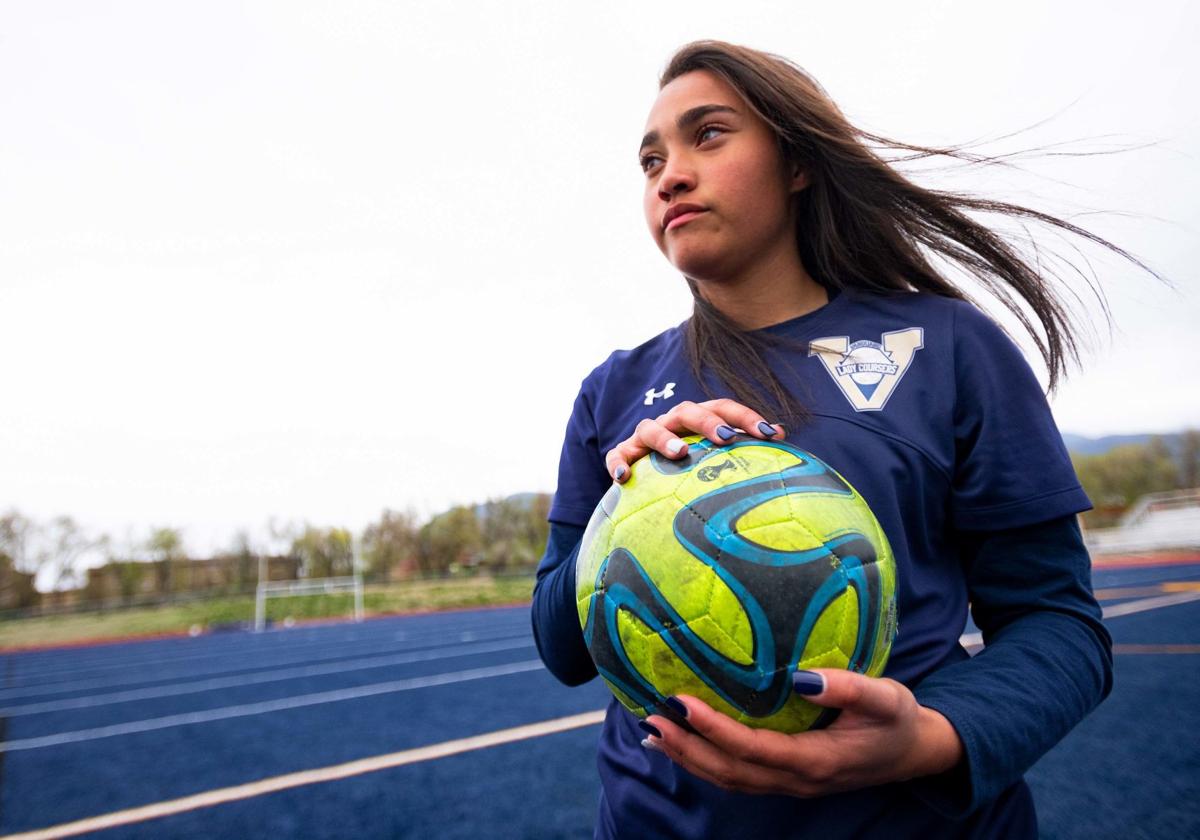 Плакат для Peak Perfomer of the Week: Aliyah Moya, 麻豆官网 girls’ soccer