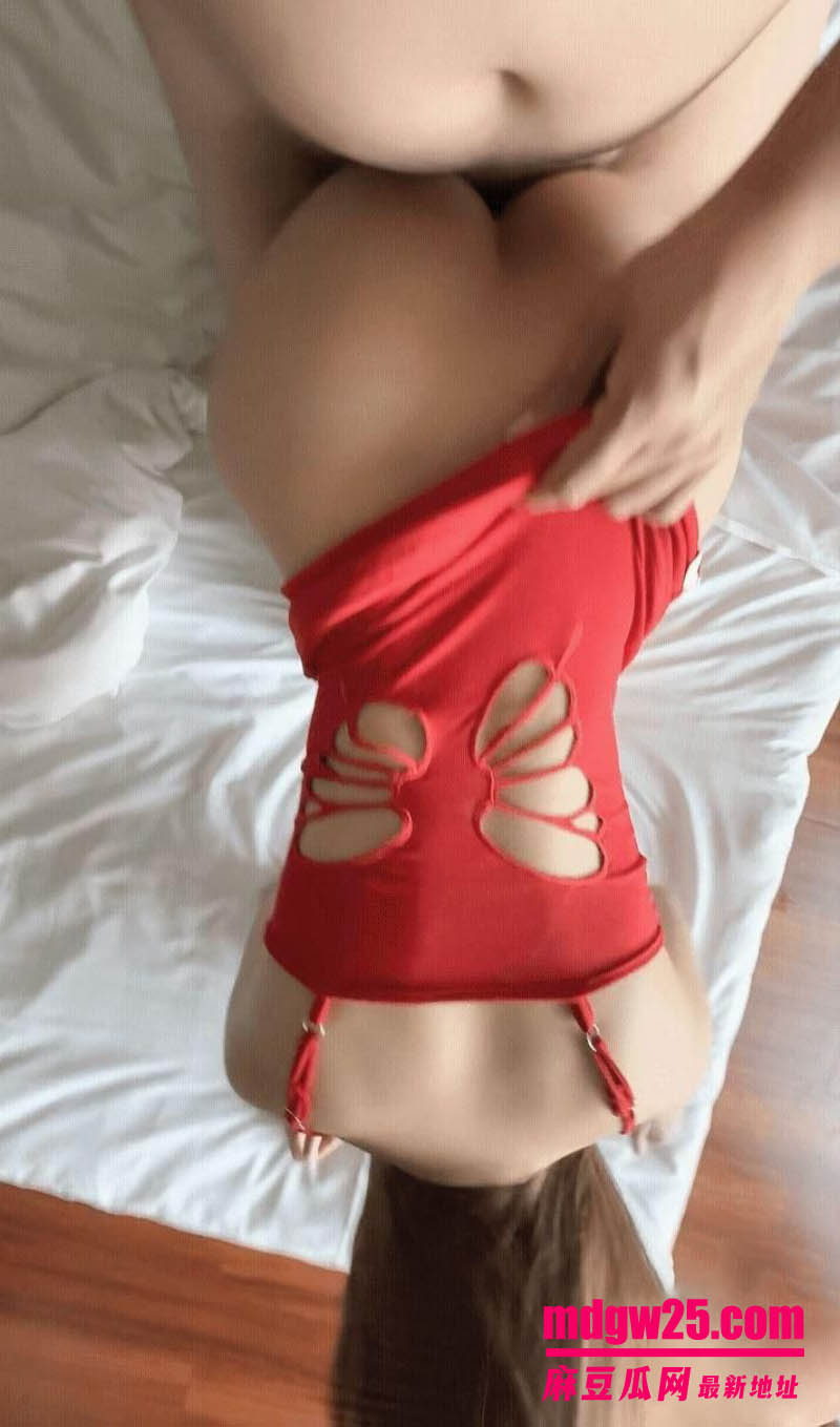 海角乱伦原创博主 姐弟一世情 可以户外滴蜡捆绑的姐姐就是缺少一股骚劲